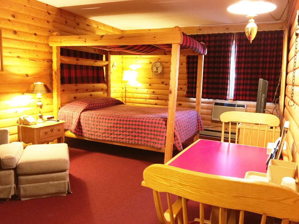 Northwoods Inn & Suites Minocqua Exteriör bild